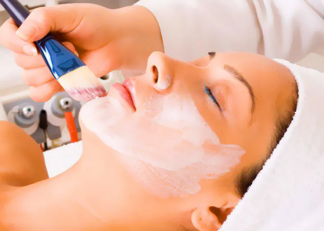 Популярные косметологические процедуры и их преимущества для кожи и здоровья